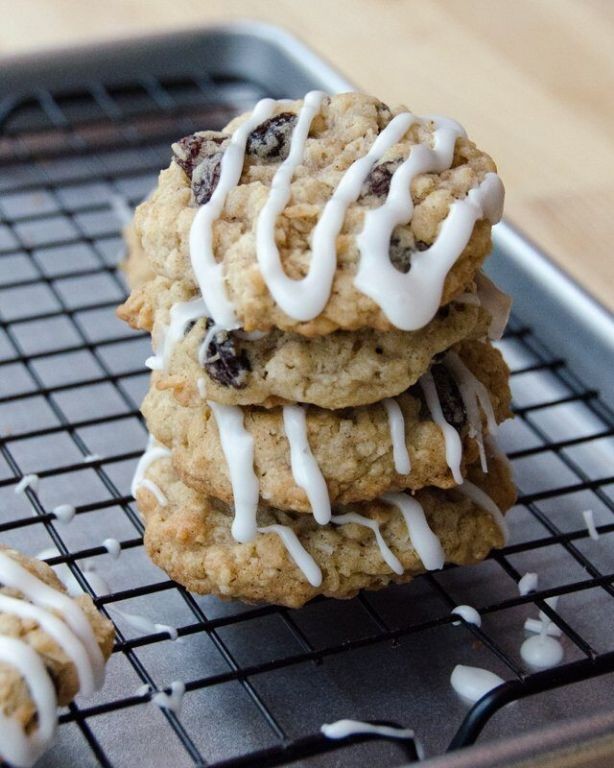 Glucose oatmeal cookies with raisins