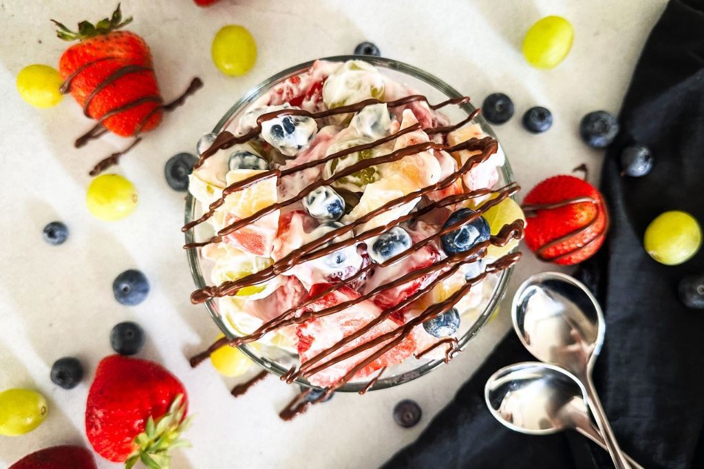Glucose-drizzled fruit salad