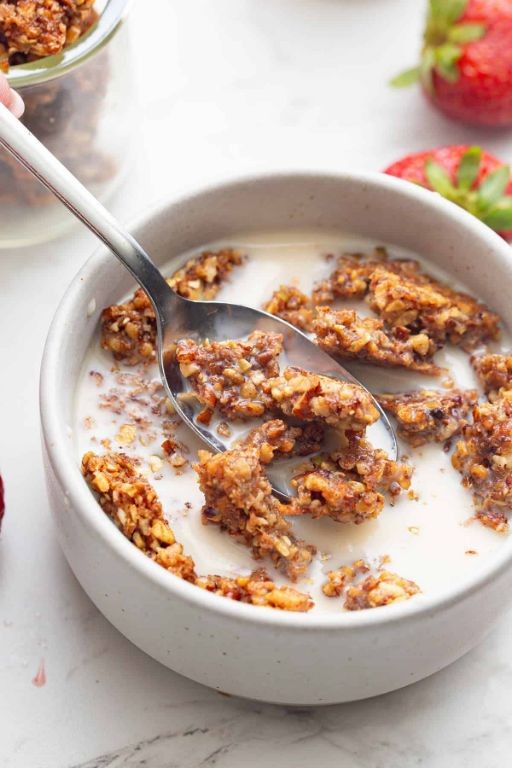 Glucose-enhanced granola clusters