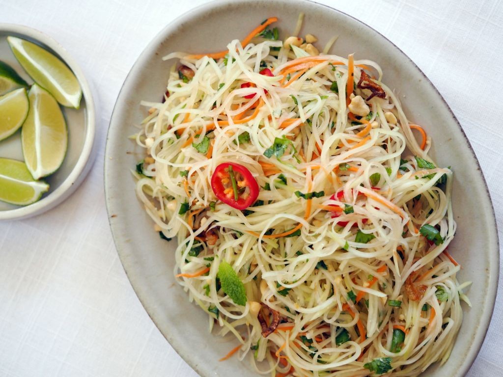 Goi Du Du Chay (Green Papaya Salad with Vegetarian Protein)