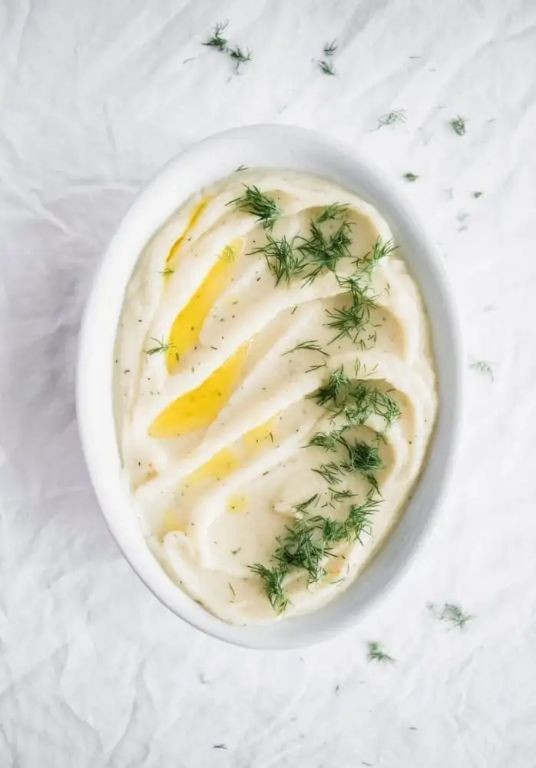 Greek Yogurt Mashed Cauliflower with Dill