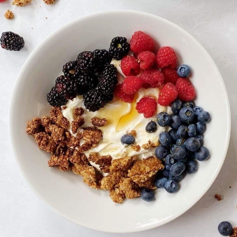 Greek Yogurt with Berries and Granola