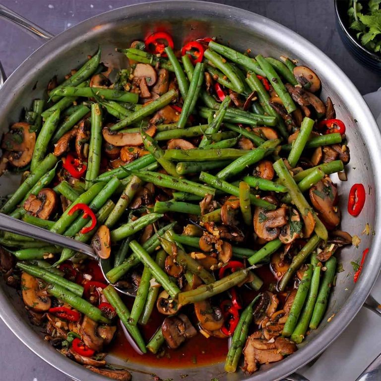 Green Bean and Mushroom Stir-Fry