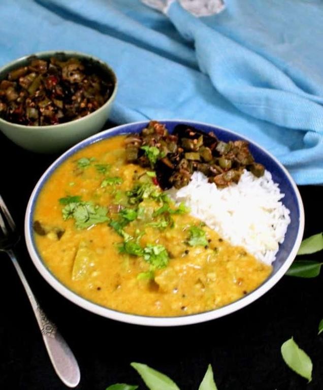 Green Tomato Rice with Curry Leaves