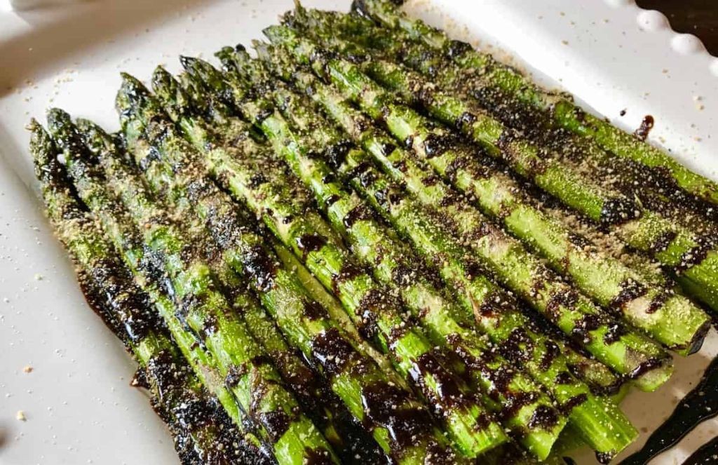 Grilled Asparagus with Balsamic Glaze