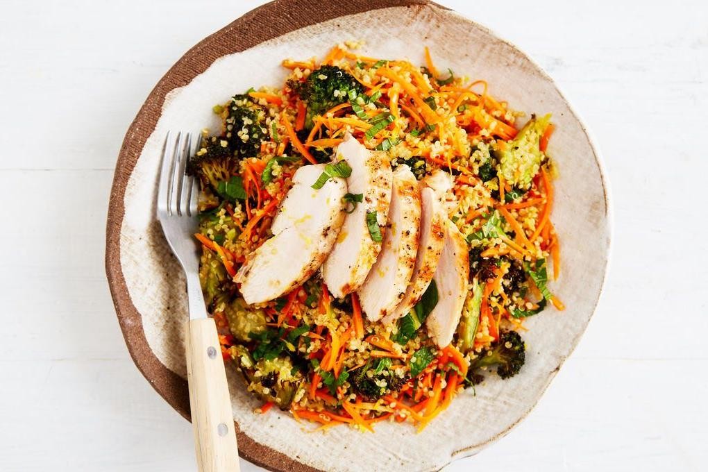 Grilled Chicken Breast with Quinoa and Steamed Broccoli
