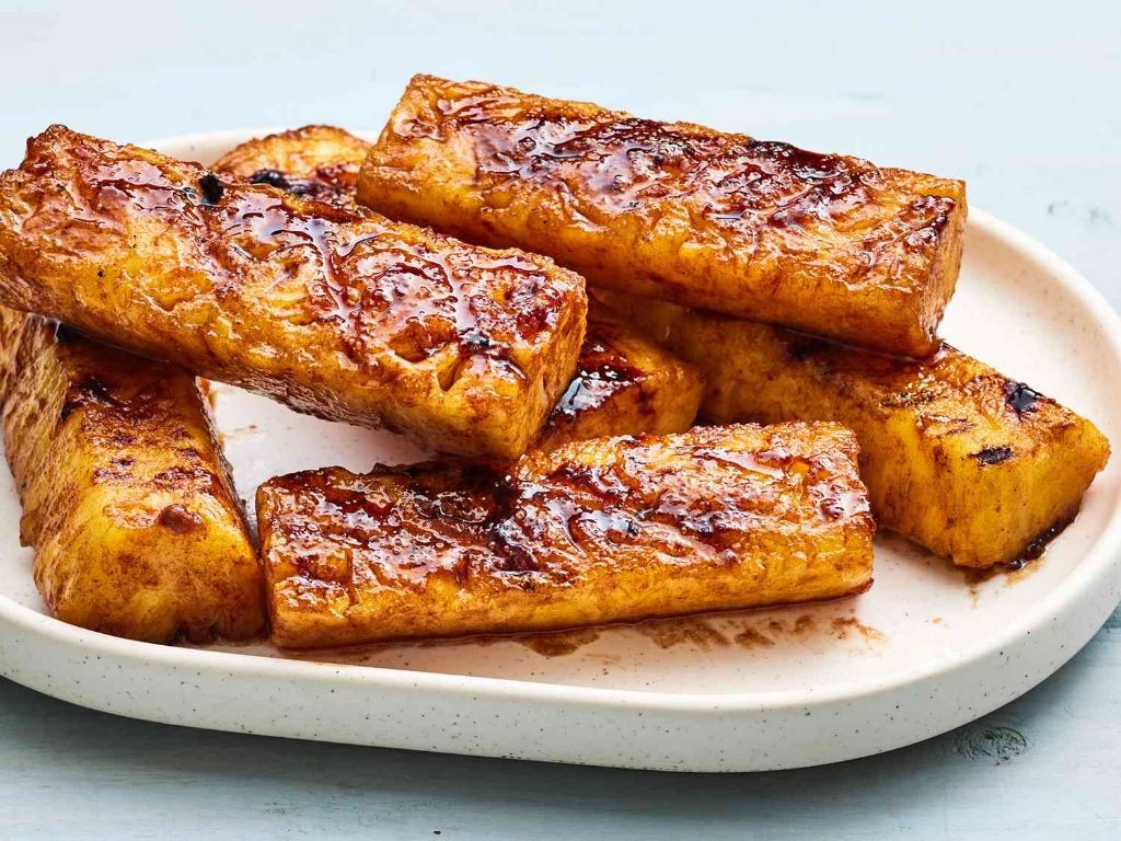 Grilled Pineapple with Cinnamon Sugar