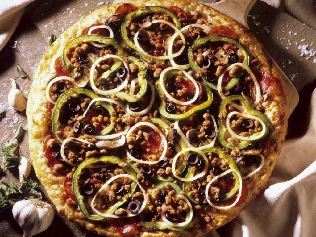 Ground Beef and Mushroom Pizza