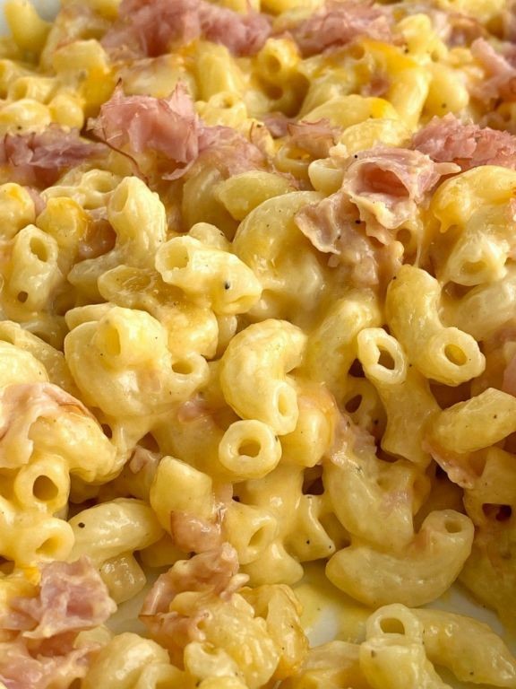 Ham and Macaroni Cheese Casserole