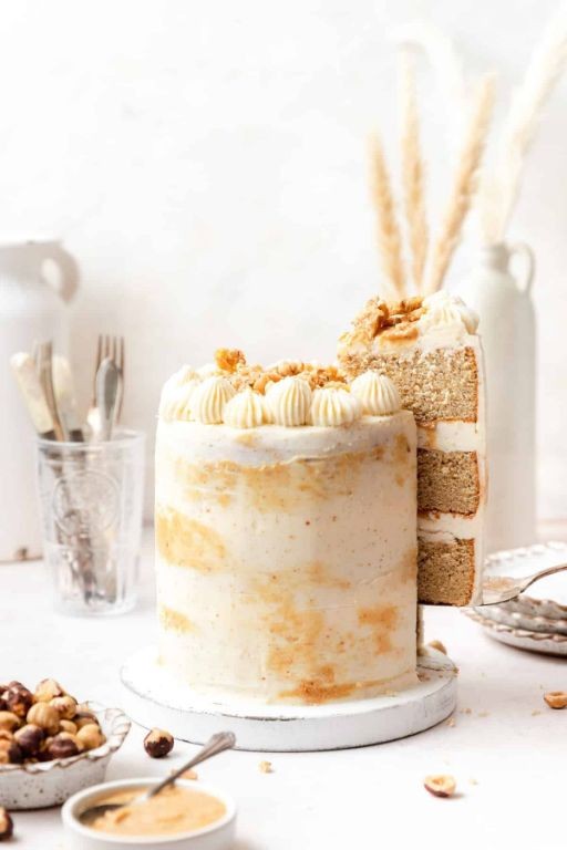 Hazelnut Praline Cannoli Cake