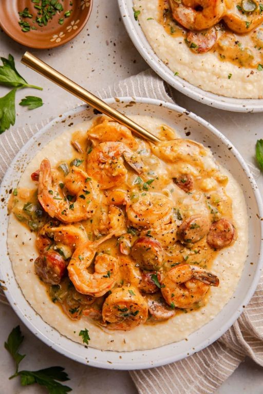 Head on Shrimp and Grits with Creamy Cheese Sauce