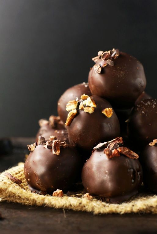 Healthy Vegan Chocolate Truffles