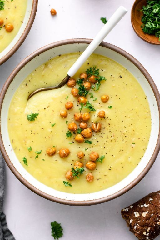 Hearty Vegan Potato Leek Soup