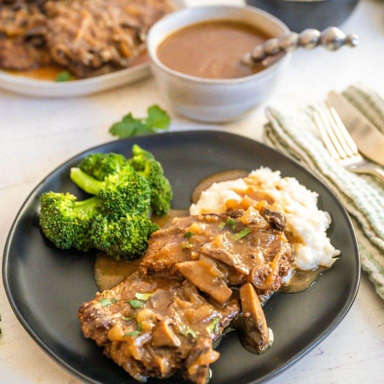 Herb-Infused Cube Steak in the Slow Cooker