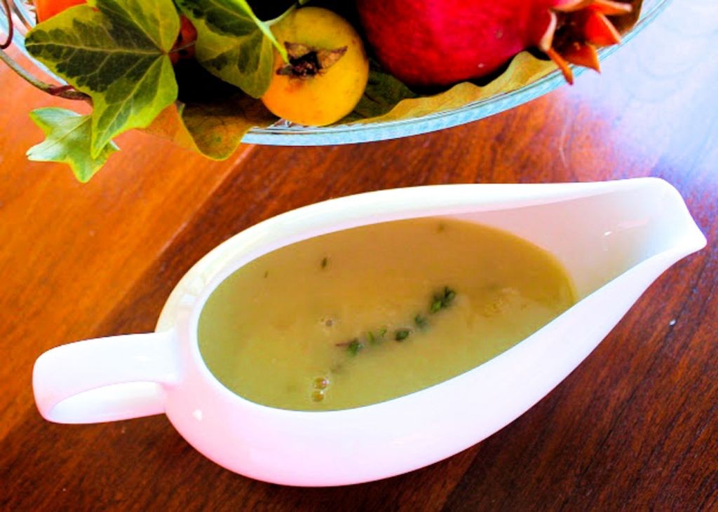 Herb-Infused Turkey Gravy
