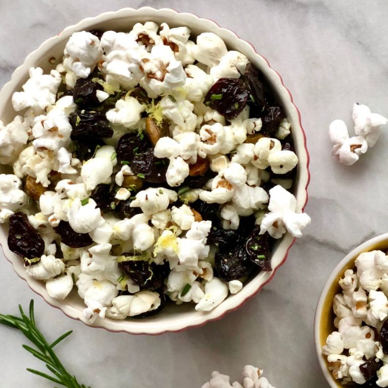 Herbed Popcorn and Pistachio Mix