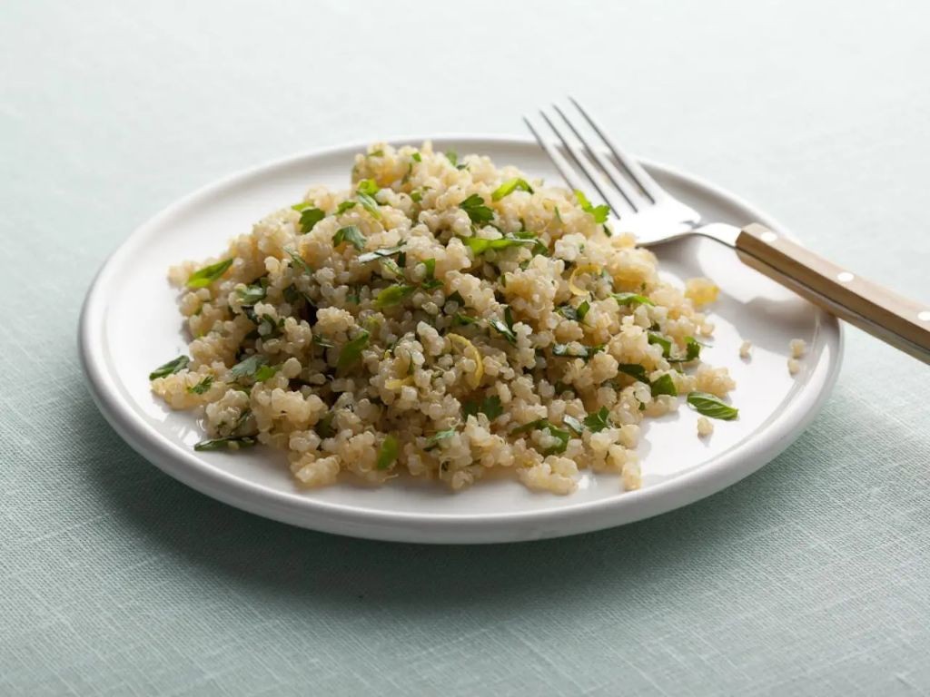Herbed Quinoa with Steamed Greens
