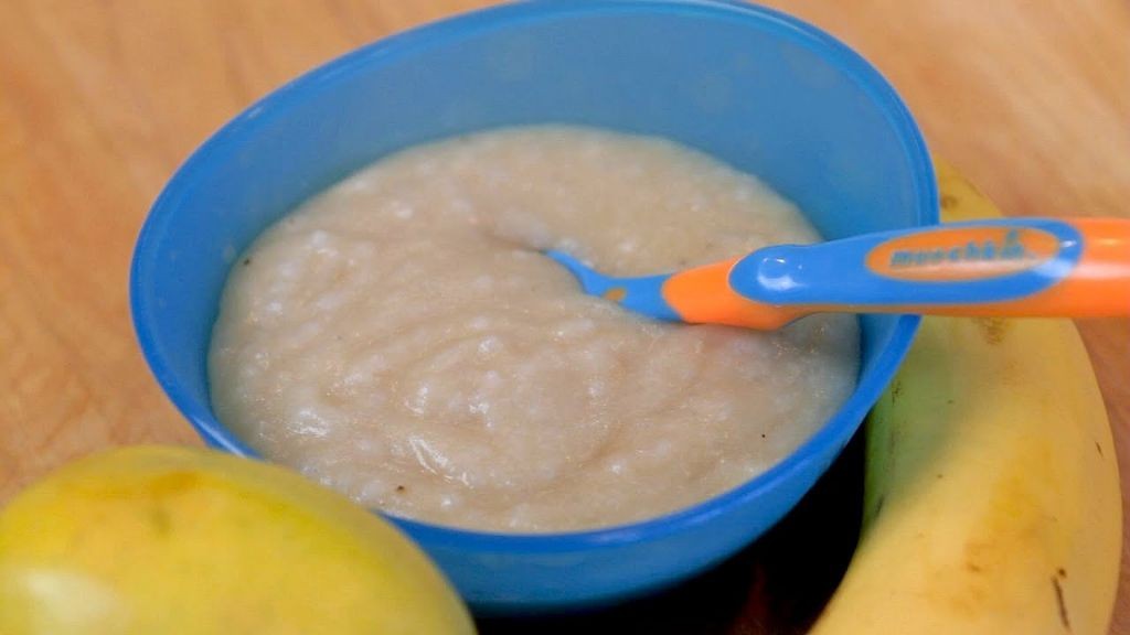 Homemade Rice Cereal with Banana Mash