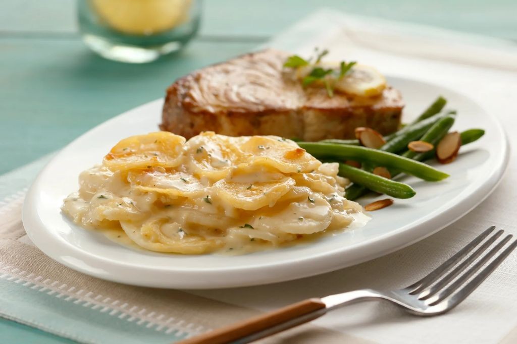 Homestyle Cheesy Scalloped Potatoes