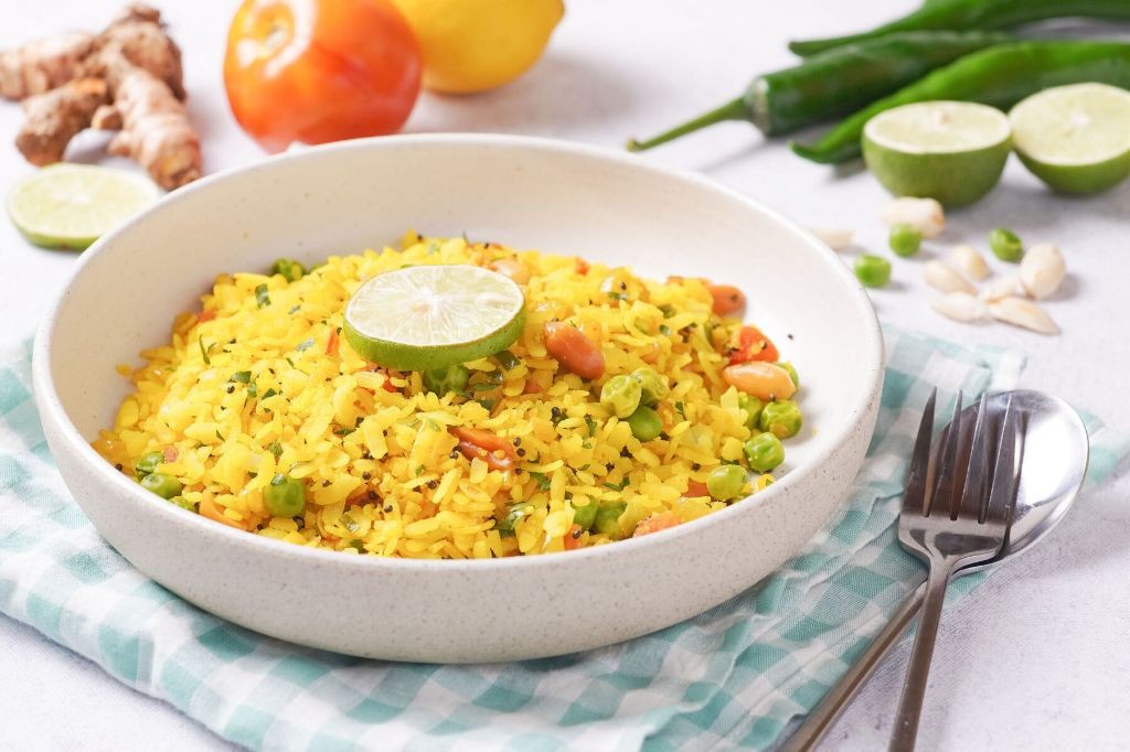 Indian Poha (Flattened Rice with Vegetables)