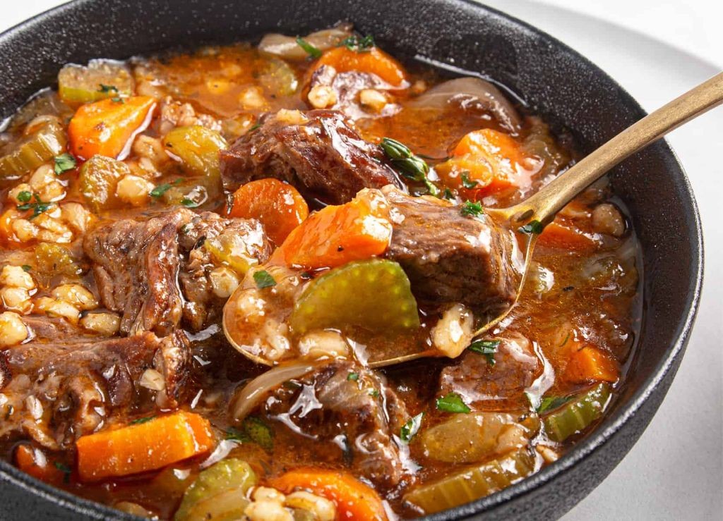 Instant Pot Beef and Barley Soup