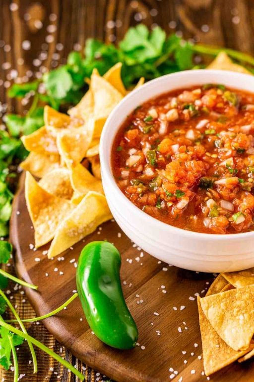 Jalapeño Mizuna Salsa with Crispy Tortillas