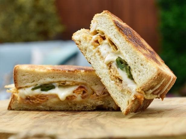Jalapeño Popper Rotisserie Chicken Sandwich