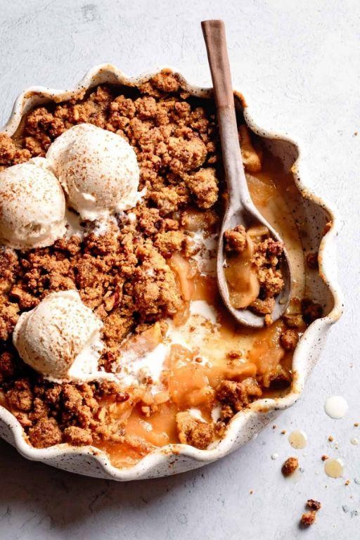 Keto Apple Cobbler with Almond Flour Topping