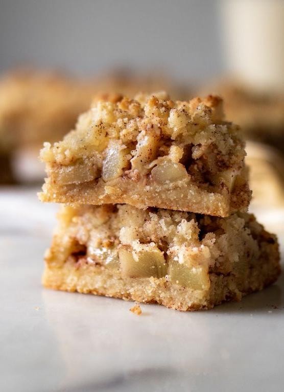 Keto Apple Crumble Bars