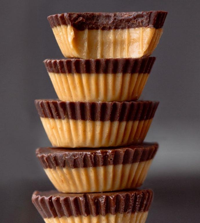 Keto Chocolate Peanut Butter Fat Bombs