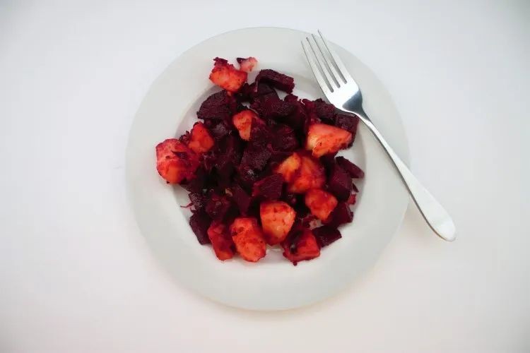 Key Sir Alicha (Beets and Potatoes in Turmeric Sauce)