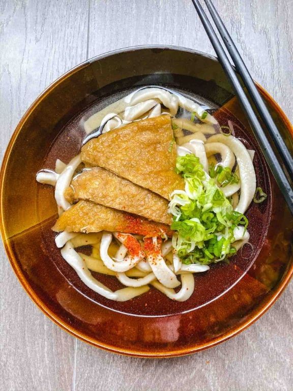 Kitsune Udon (Vegetarian Udon with Fried Tofu)
