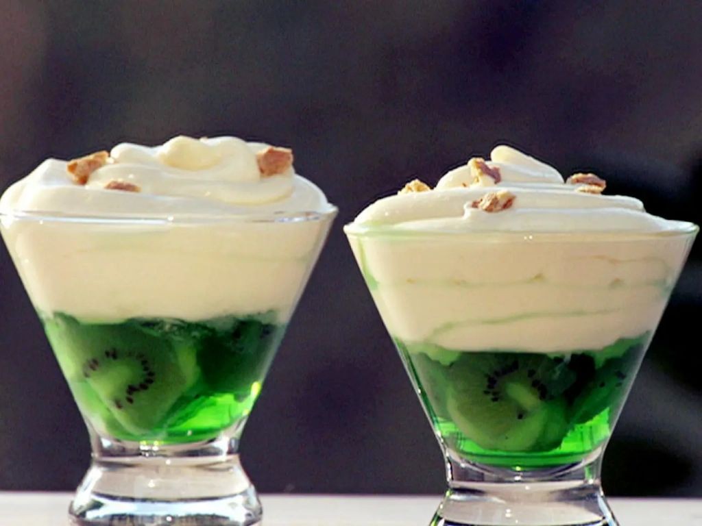 Kiwi Jello Cheesecake Parfait