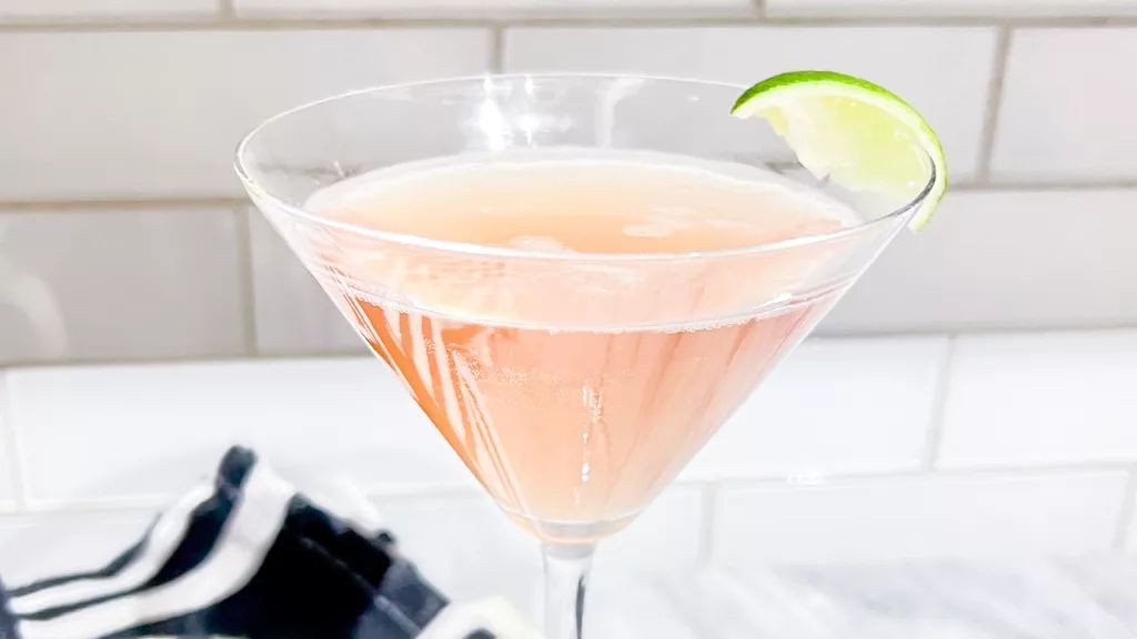 Kiwi Lime Cosmopolitan with a Fresh Zing
