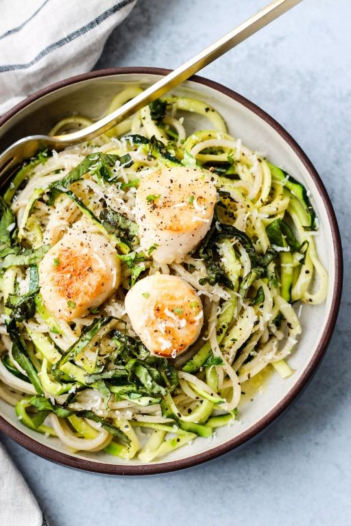 Lemon Butter Scallops with Zucchini Noodles