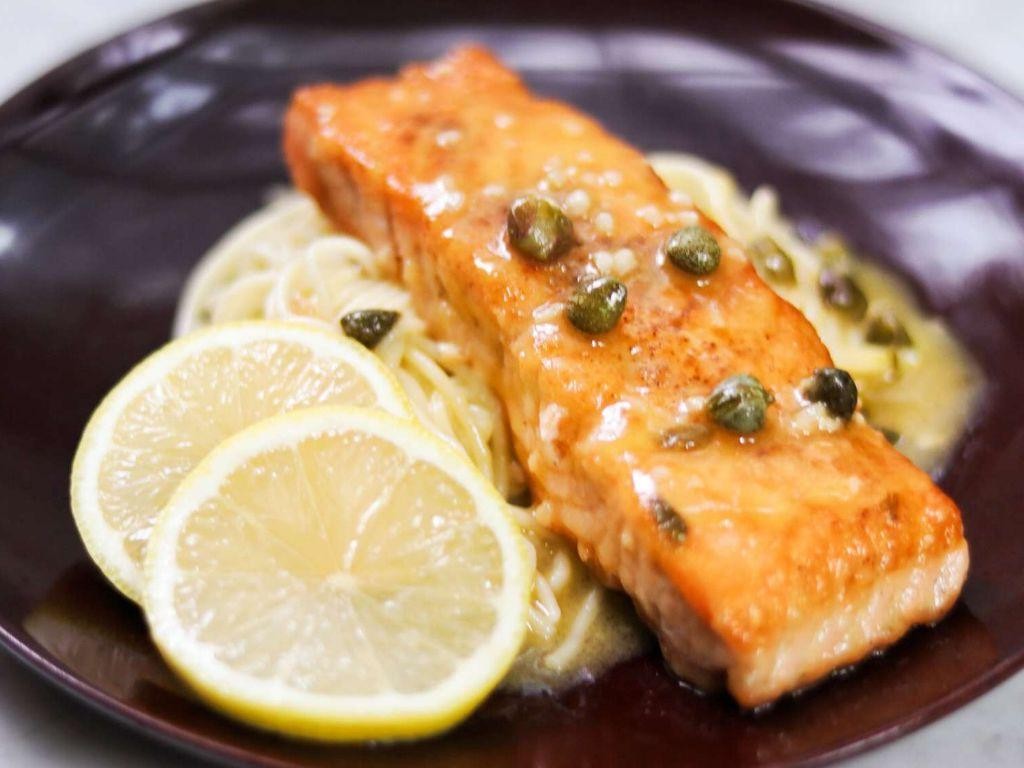 Lemon Caper Salmon Piccata