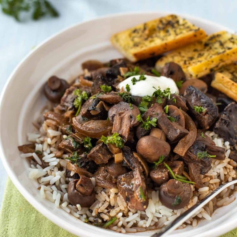 Lentil and Mushroom Slow Cooker Stroganoff