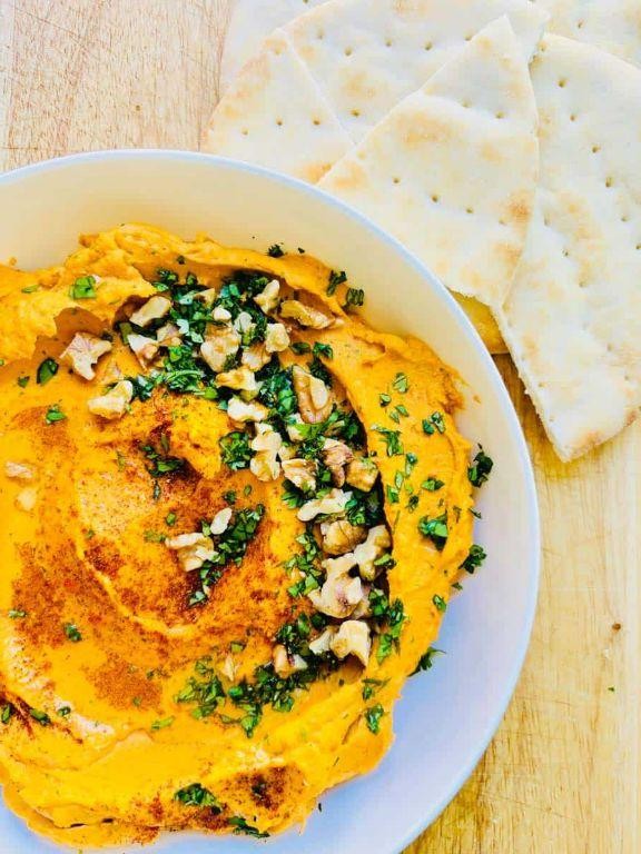 Lentil hummus with carrot sticks
