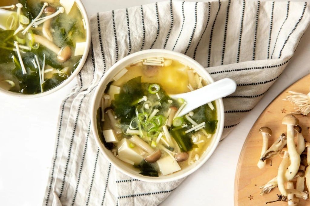 Light Vegan Miso Soup
