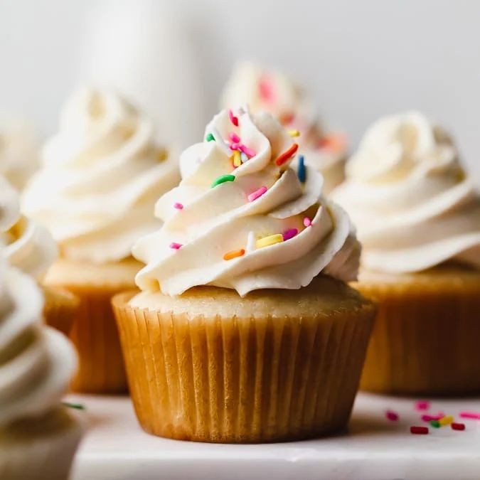 Light Vegan Vanilla Cupcakes