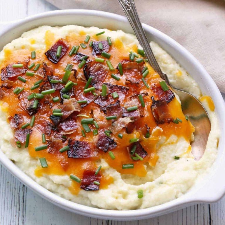 Loaded Mashed Cauliflower with Bacon and Cheese