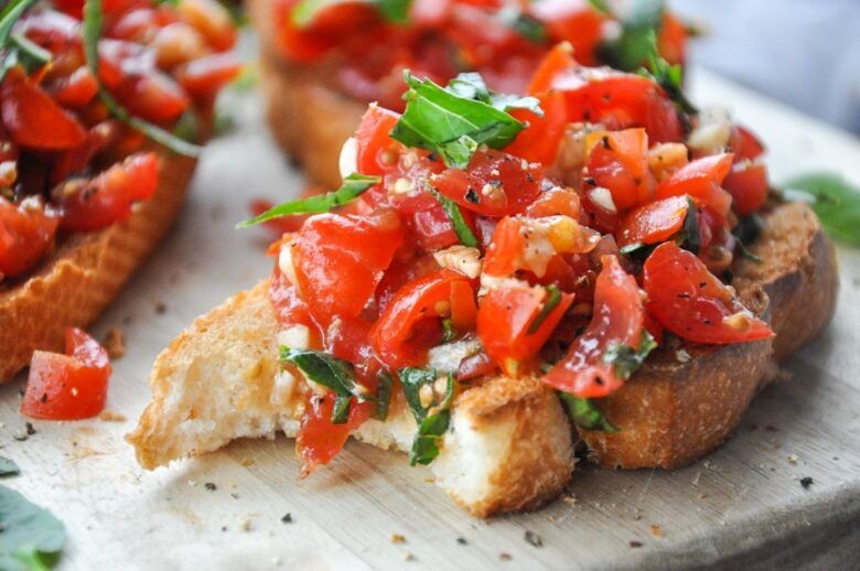 Lowfat Tomato and Basil Bruschetta