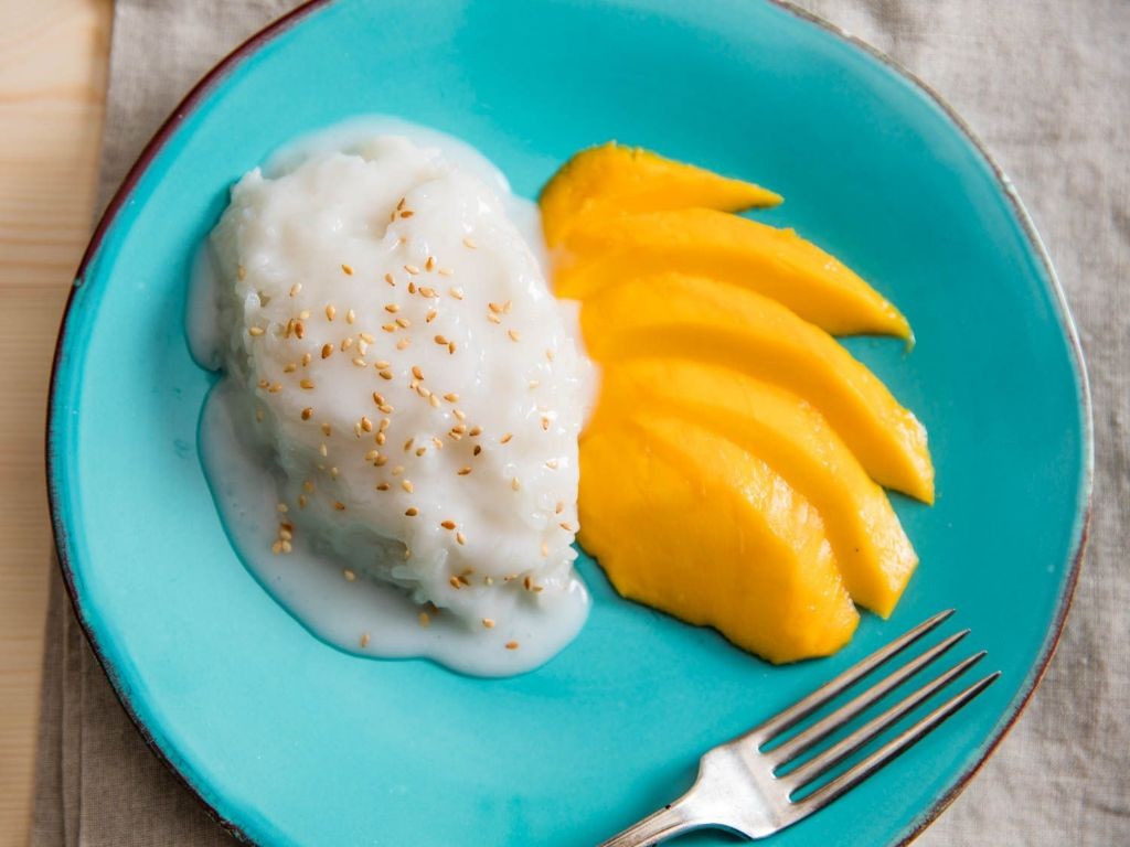 Mango Sticky Rice with Coconut Milk