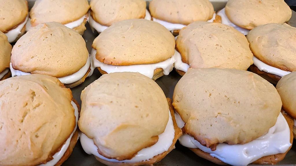 Maple Bacon Whoopie Pies Using Cake Mix