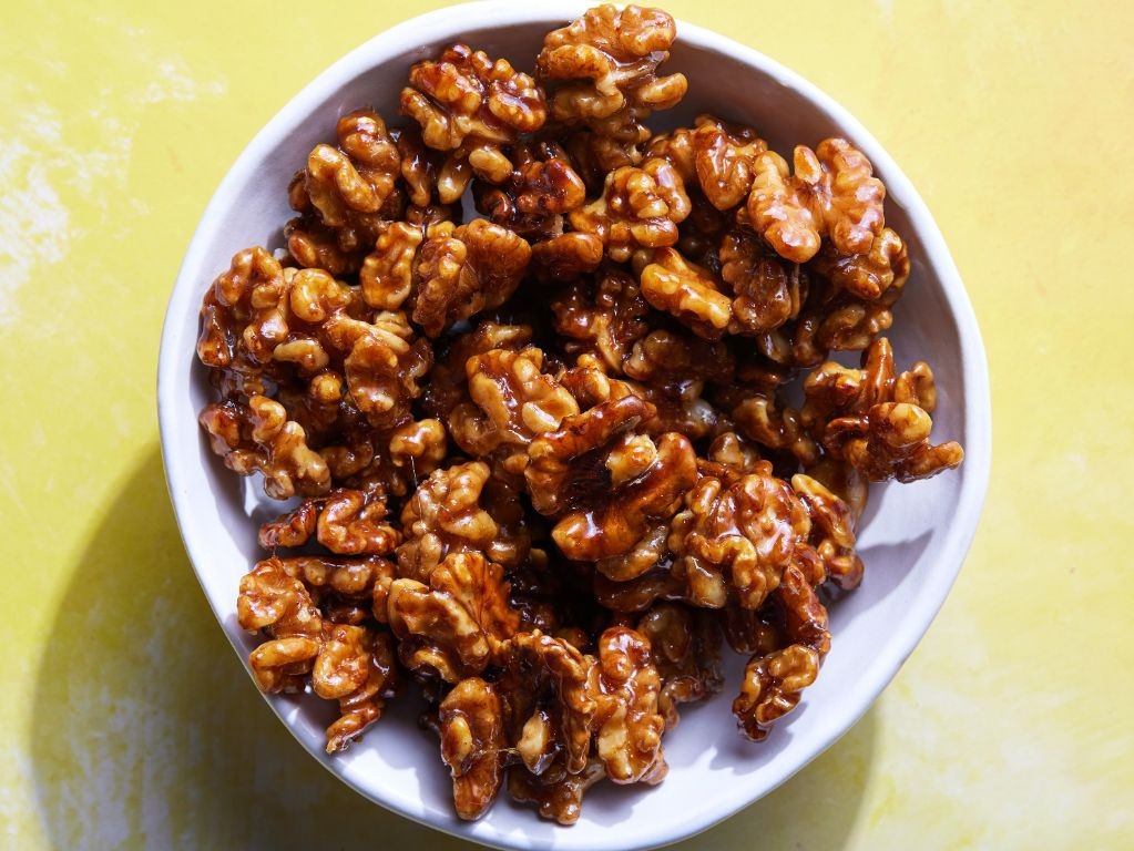 Maple Glazed Roasted Walnuts