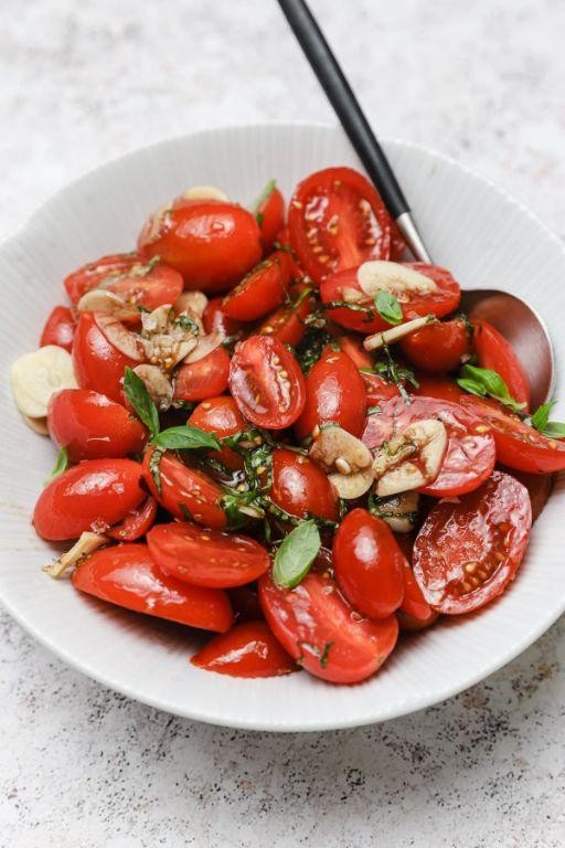 Marinated Sliced Tomatoes with Balsamic Glaze