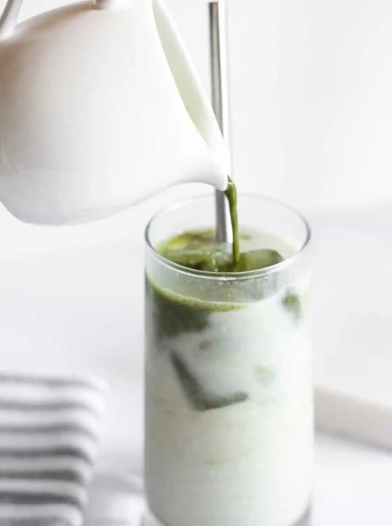 Matcha Latte with Macadamia Milk