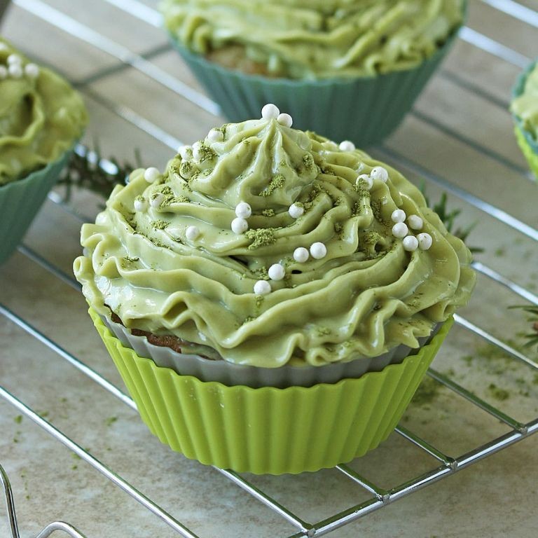 Matcha Minion Cupcakes with Green Tea Frosting