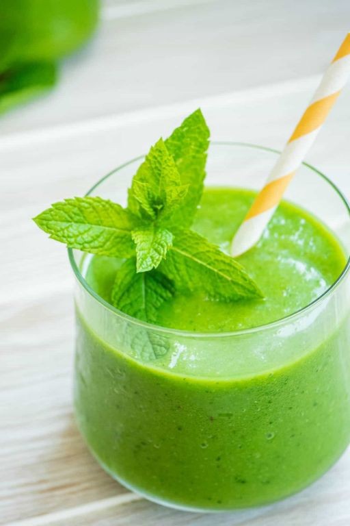 Mediterranean Green Smoothie with Mint and Cucumber