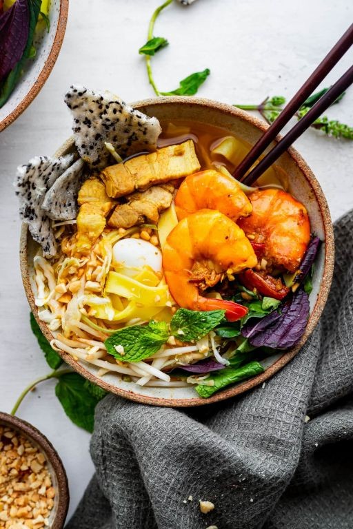 Mi Quang Chay (Vegetarian Turmeric Noodles)